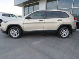 Used 2015 Jeep Cherokee Sport image 4