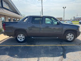 Used 2010 Chevrolet Avalanche LT w/ Luxury Package image 2