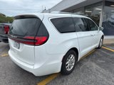 Used 2021 Chrysler Pacifica Touring-L image 6