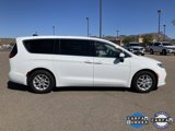 Used 2023 Chrysler Pacifica Touring-L image 4