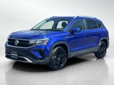 Used 2022 Volkswagen Taos SE image 2