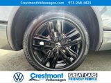 Certified 2022 Volkswagen Tiguan SE R-Line image 5
