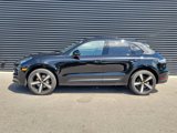 Certified 2024 Porsche Macan image 2