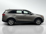 Used 2018 Kia Sorento LX image 4