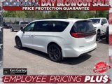 New 2025 Chrysler Pacifica Limited image 5