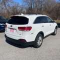 Used 2017 Kia Sorento LX w/ LX Convenience Package image 2