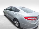 Used 2015 Ford Fusion SE image 2