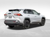 Used 2022 Toyota RAV4 LE image 4