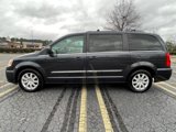 Used 2014 Chrysler Town & Country Touring image 2