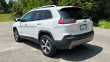 Used 2019 Jeep Cherokee Limited image 5