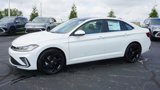 New 2025 Volkswagen Jetta SE image 2