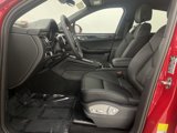 Certified 2024 Porsche Macan image 5