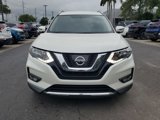 Used 2017 Nissan Rogue SV image 2