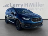 New 2025 Chrysler Pacifica Limited w/ Uconnect Theater Family Group image 2