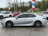 Used 2022 Toyota Camry SE image 3