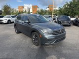 Used 2022 Volkswagen Tiguan SE image 2