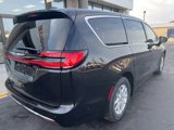 New 2025 Chrysler Pacifica Select image 3