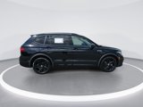 Certified 2024 Volkswagen Tiguan SE R-Line image 2