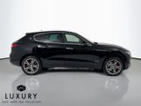 Used 2019 Maserati Levante GranLusso image 3
