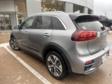 Used 2022 Kia Niro EX image 2
