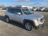 Used 2016 Jeep Renegade Latitude image 3