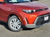 Used 2025 Kia Soul LX image 3