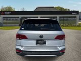 Used 2022 Volkswagen Taos SE image 4