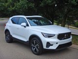 Used 2025 Volvo XC40 B5 Core image 3