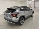 Used 2025 Chevrolet Trax LT w/ Sunroof Package image 5
