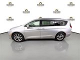 Used 2018 Chrysler Pacifica Limited w/ Tire & Wheel Group image 4