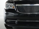 Used 2016 Chrysler Town & Country Touring image 6