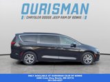 Used 2023 Chrysler Pacifica Limited image 2