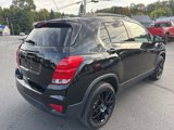 Used 2022 Chevrolet Trax LT w/ Midnight Edition image 5