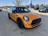 Used 2017 MINI Cooper 4-Door Hardtop image 3