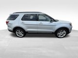 Used 2017 Ford Explorer XLT w/ Equipment Group 202A image 4