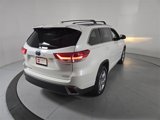 Used 2017 Toyota Highlander Limited image 5
