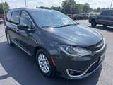 Used 2020 Chrysler Pacifica Touring-L image 3