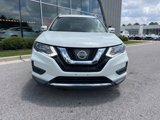 Used 2017 Nissan Rogue SV image 2