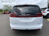 Certified 2024 Chrysler Pacifica Touring-L image 4