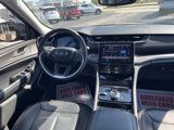 Used 2023 Jeep Grand Cherokee Limited image 2