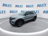Certified 2022 Ford Explorer XLT w/ Equipment Group 202A image 5