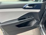 Certified 2022 Volkswagen Taos SE image 4