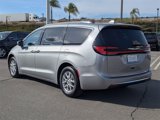 Used 2021 Chrysler Pacifica Touring-L image 4