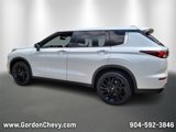 Used 2022 Mitsubishi Outlander SE image 3