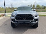 Used 2018 Toyota Tacoma TRD Off-Road image 2