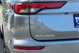 Used 2024 Mitsubishi Outlander SE image 4