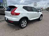 Used 2022 Volvo XC40 T5 Momentum image 4