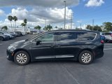 Used 2019 Chrysler Pacifica Touring-L image 4