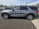 Used 2022 Ford Explorer XLT w/ Equipment Group 202A image 2