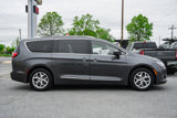 Used 2017 Chrysler Pacifica Touring-L Plus w/ Advanced Safetytec Group image 3